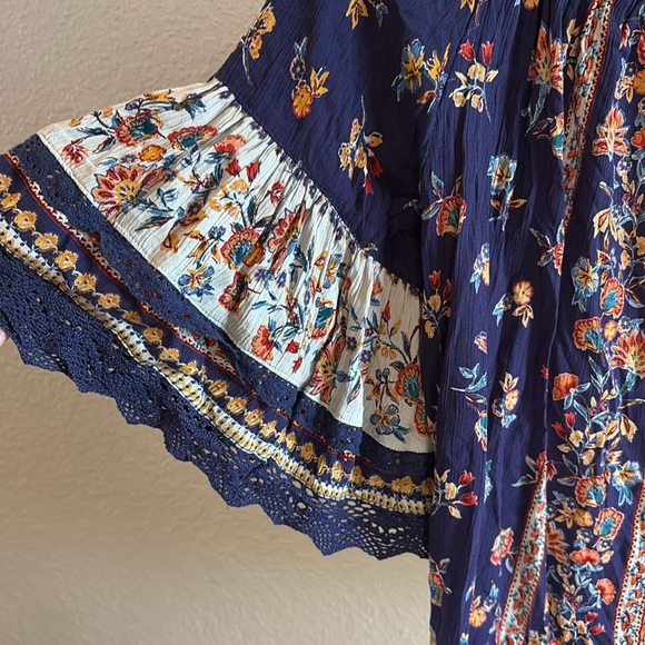 Angie Boho Navy Floral Off-Shoulder Blouse/ Size large - Picture 9 of 9